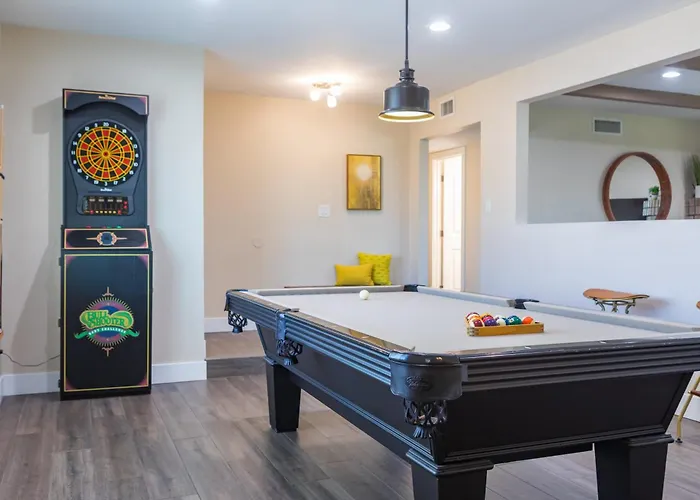 Charming House Near Kierland Pool Heater Hot Tub Ferienhaus