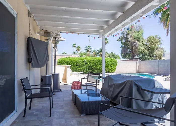 Charming House Near Kierland Pool Heater Hot Tub Ferienhaus